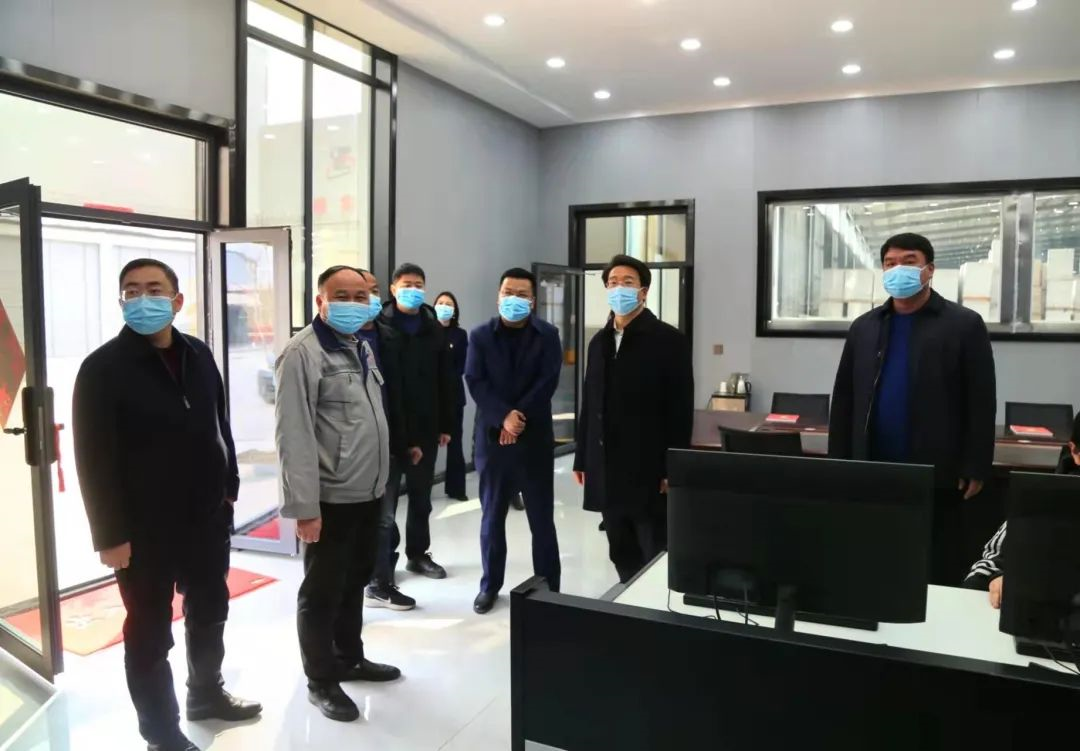 新密市市委副書記、市長程洋調研新密市正興耐火材料有限公司，送服務強信心，沖刺首季“開門紅”！(圖1)